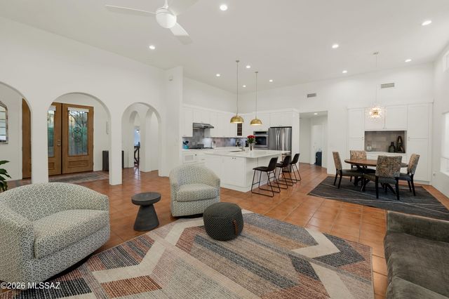 1015 N Camino Miraflores, Tucson, AZ 85745