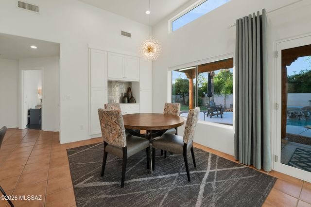 1015 N Camino Miraflores, Tucson, AZ 85745
