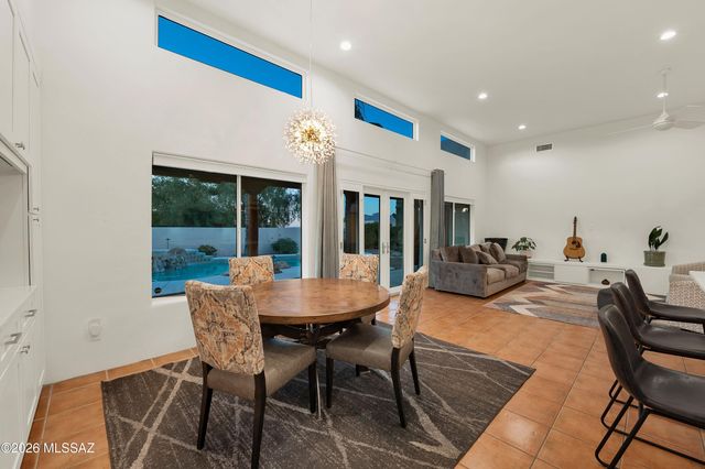 1015 N Camino Miraflores, Tucson, AZ 85745