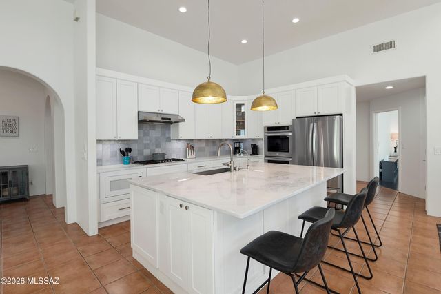 1015 N Camino Miraflores, Tucson, AZ 85745