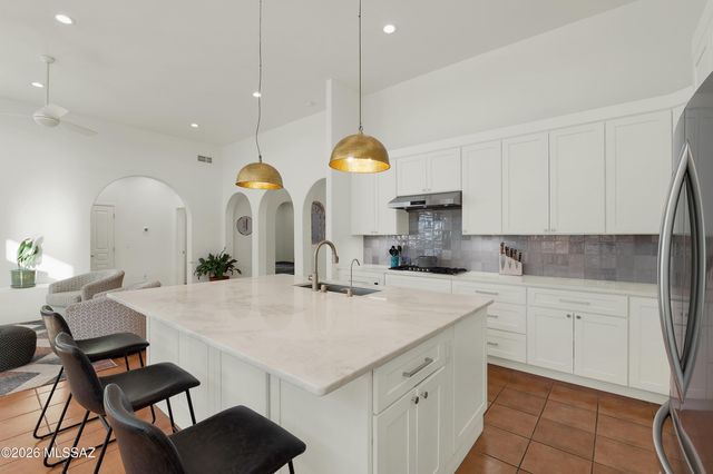 1015 N Camino Miraflores, Tucson, AZ 85745