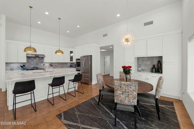 1015 N Camino Miraflores, Tucson, AZ 85745