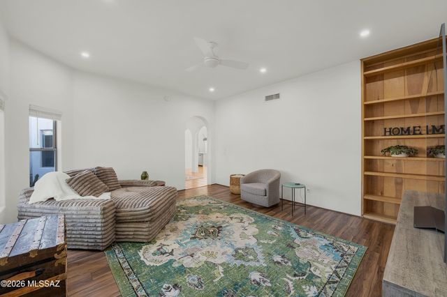 1015 N Camino Miraflores, Tucson, AZ 85745