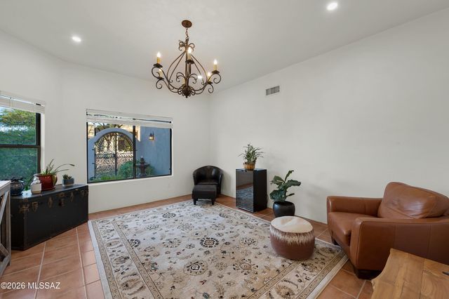 1015 N Camino Miraflores, Tucson, AZ 85745