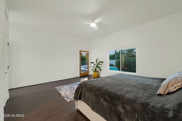 1015 N Camino Miraflores, Tucson, AZ 85745
