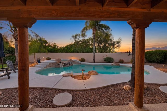 1015 N Camino Miraflores, Tucson, AZ 85745