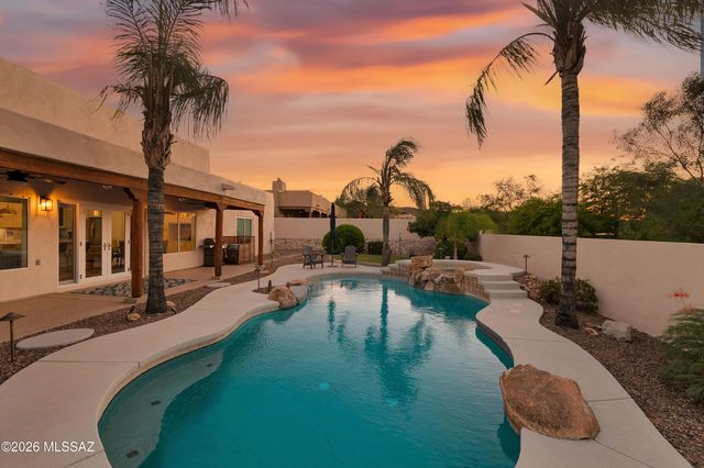 1015 N Camino Miraflores, Tucson, AZ 85745