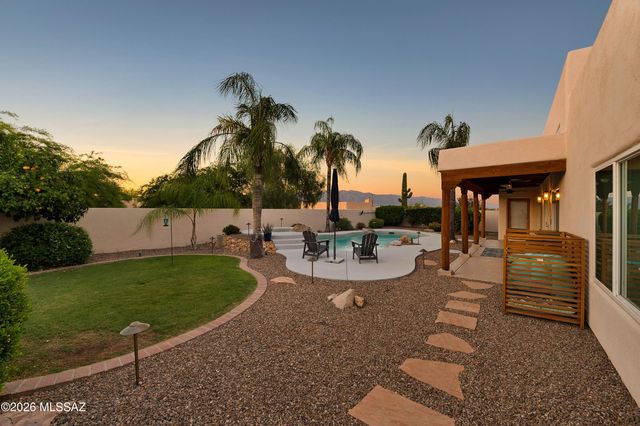 1015 N Camino Miraflores, Tucson, AZ 85745
