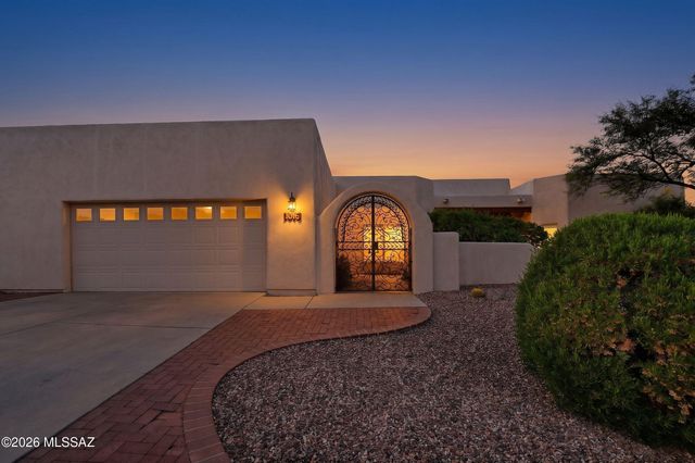 1015 N Camino Miraflores, Tucson, AZ 85745