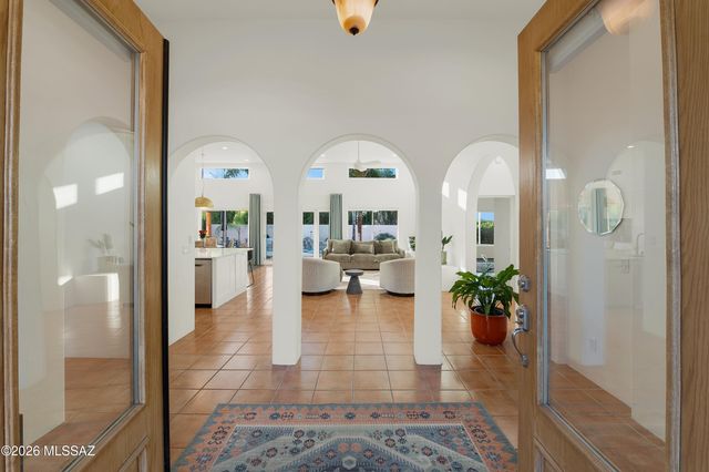 1015 N Camino Miraflores, Tucson, AZ 85745