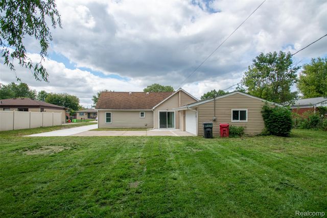 29240 McDonald Street, Roseville, MI 48066