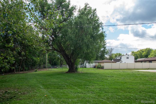 29240 McDonald Street, Roseville, MI 48066