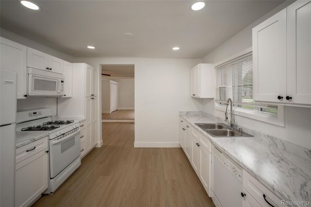 29240 McDonald Street, Roseville, MI 48066