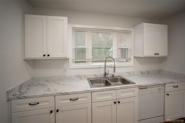 29240 McDonald Street, Roseville, MI 48066