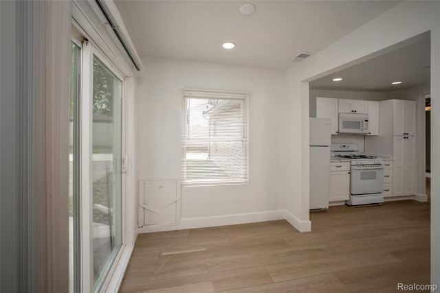 29240 McDonald Street, Roseville, MI 48066
