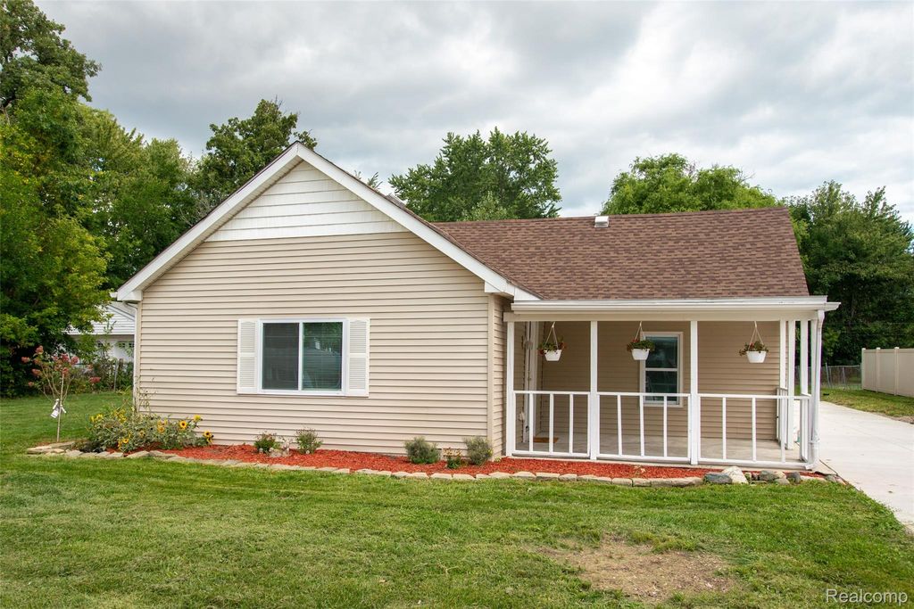 29240 McDonald Street, Roseville, MI 48066