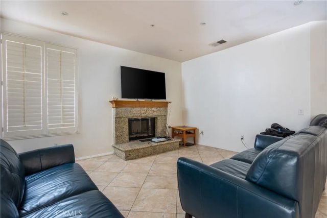 7482 Cambridge Court, Fontana, CA 92336
