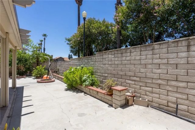7482 Cambridge Court, Fontana, CA 92336
