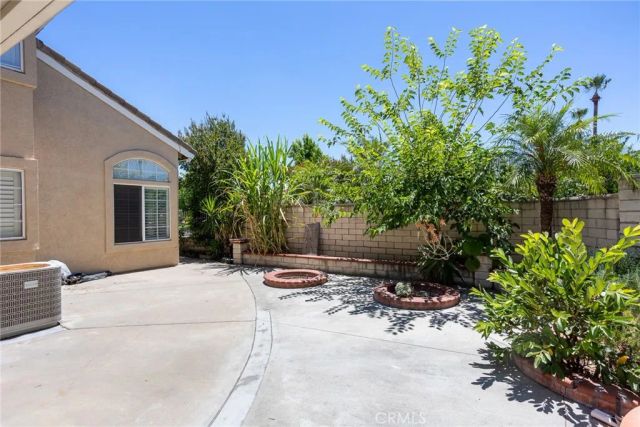 7482 Cambridge Court, Fontana, CA 92336