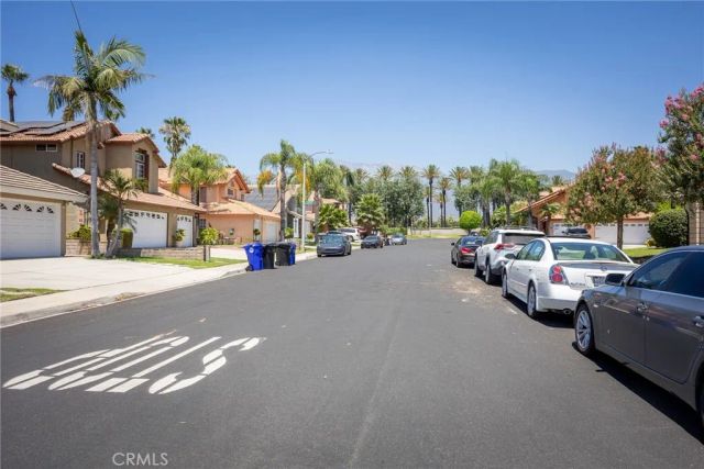 7482 Cambridge Court, Fontana, CA 92336