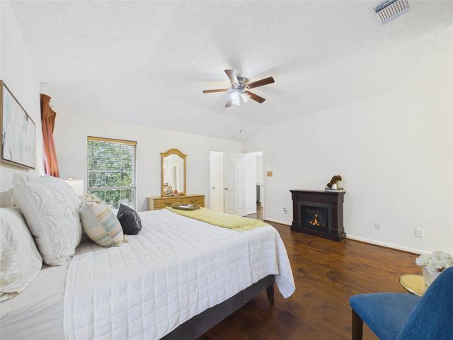 2815 Village Dale Avenue, Houston, TX 77059