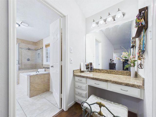 2815 Village Dale Avenue, Houston, TX 77059
