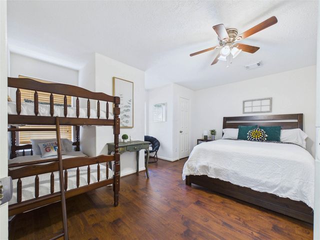 2815 Village Dale Avenue, Houston, TX 77059
