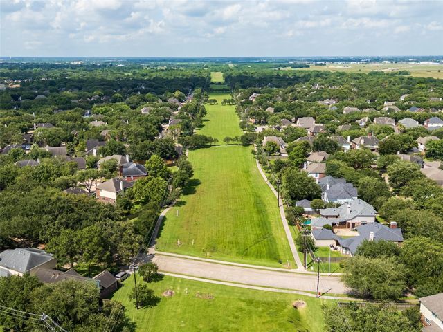 2815 Village Dale Avenue, Houston, TX 77059