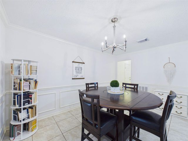 2815 Village Dale Avenue, Houston, TX 77059