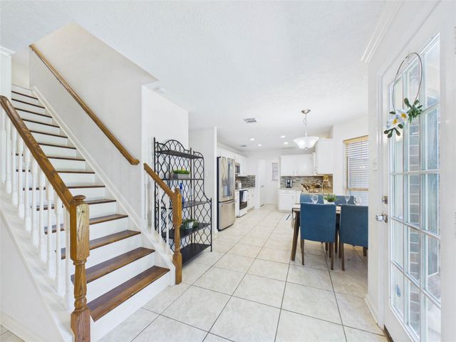 2815 Village Dale Avenue, Houston, TX 77059