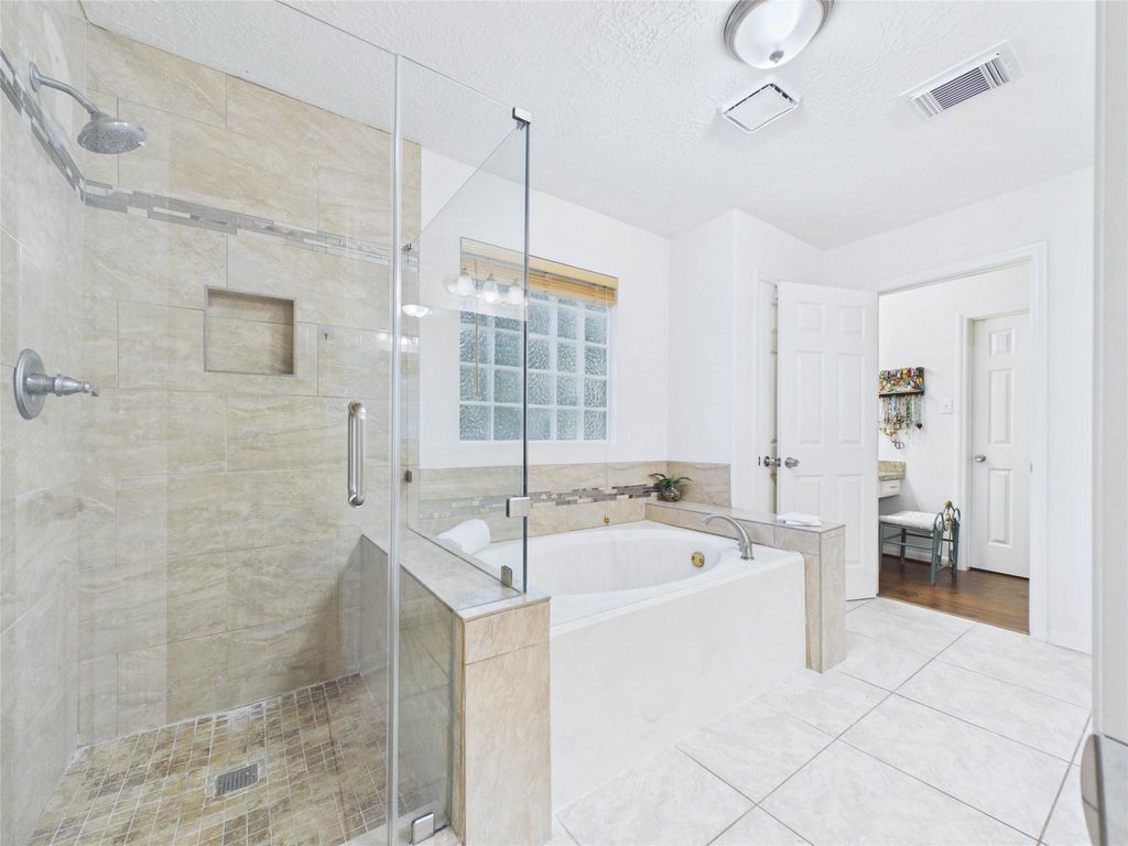 2815 Village Dale Avenue, Houston, TX 77059