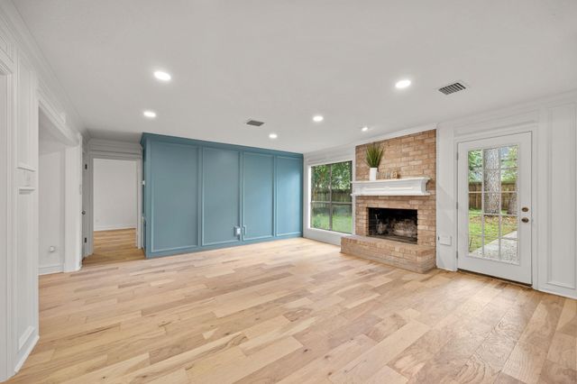 14710 Oak Bluff Court, Houston, TX 77070