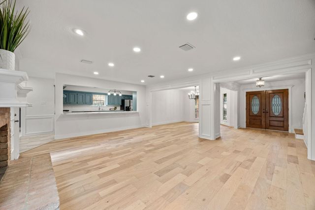 14710 Oak Bluff Court, Houston, TX 77070