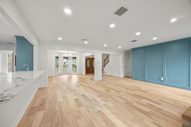 14710 Oak Bluff Court, Houston, TX 77070