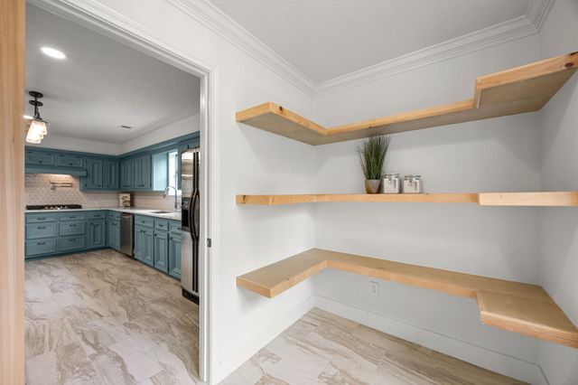 14710 Oak Bluff Court, Houston, TX 77070