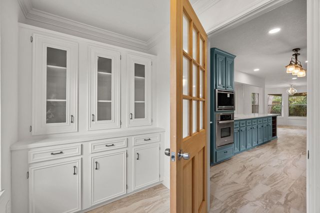 14710 Oak Bluff Court, Houston, TX 77070