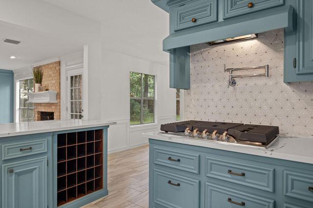 14710 Oak Bluff Court, Houston, TX 77070
