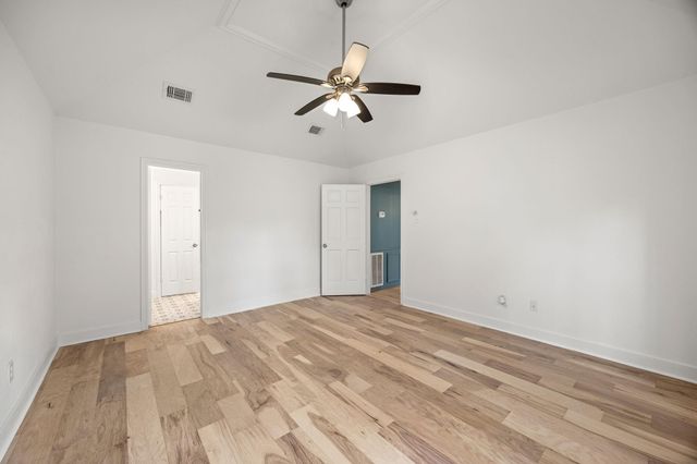 14710 Oak Bluff Court, Houston, TX 77070