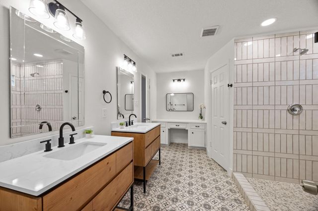 14710 Oak Bluff Court, Houston, TX 77070
