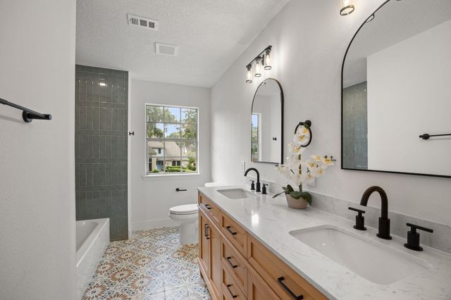 14710 Oak Bluff Court, Houston, TX 77070