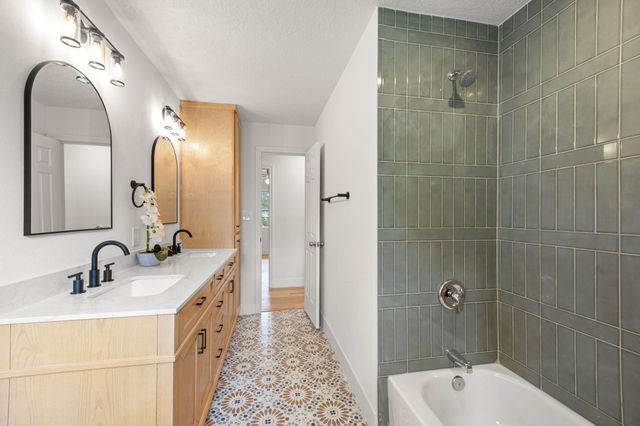 14710 Oak Bluff Court, Houston, TX 77070