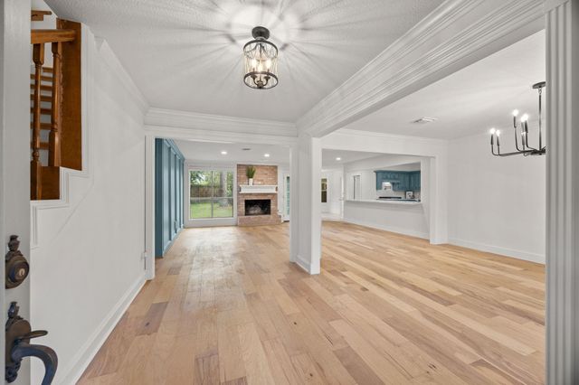 14710 Oak Bluff Court, Houston, TX 77070