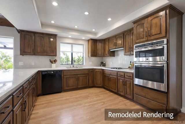 338 Skyline Dr, Vista, CA 92084