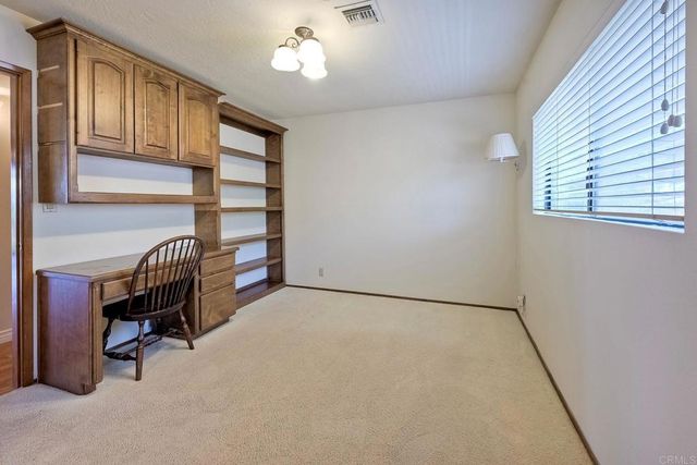 338 Skyline Dr, Vista, CA 92084