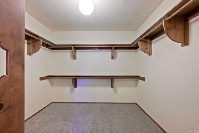 338 Skyline Dr, Vista, CA 92084