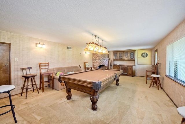 338 Skyline Dr, Vista, CA 92084