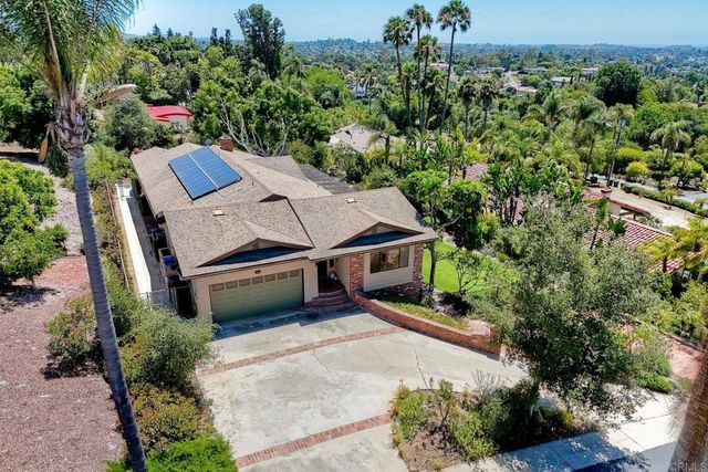 338 Skyline Dr, Vista, CA 92084