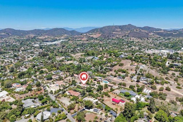 338 Skyline Dr, Vista, CA 92084