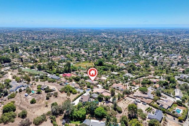 338 Skyline Dr, Vista, CA 92084