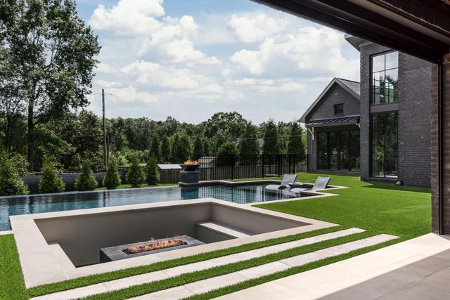 325 Gun Club Rd, Nashville, TN 37205